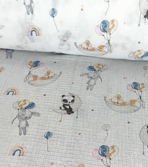 Dětská plena pandy na měsíci