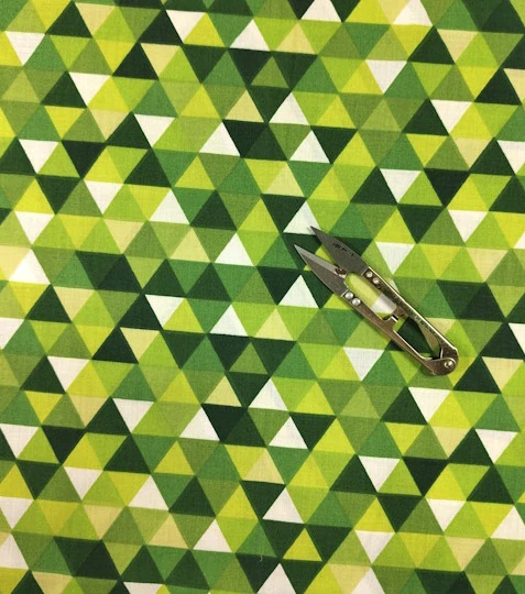Bavlněná látka triangl zelený