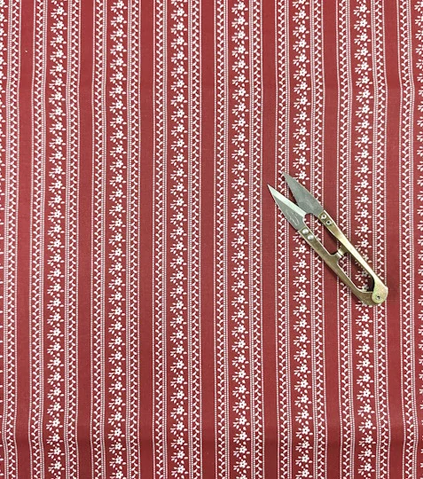 Bavlněná látka pruhy květin na bordó