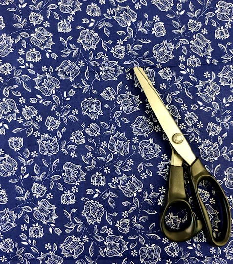 Bavlněná látka modrotisk tulipány