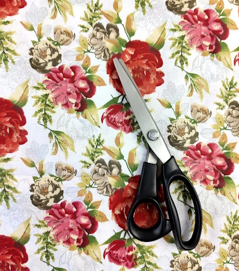 Bavlněná látka růže na bílé