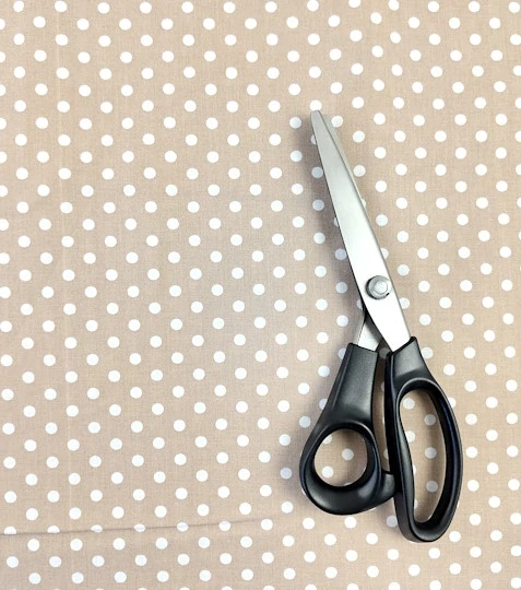 Bavlněná látka puntíky béžové 6 mm