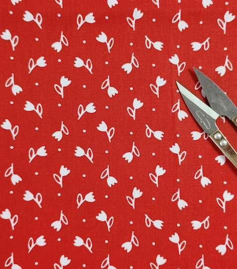 Bavlněná látka tulipánky na červené