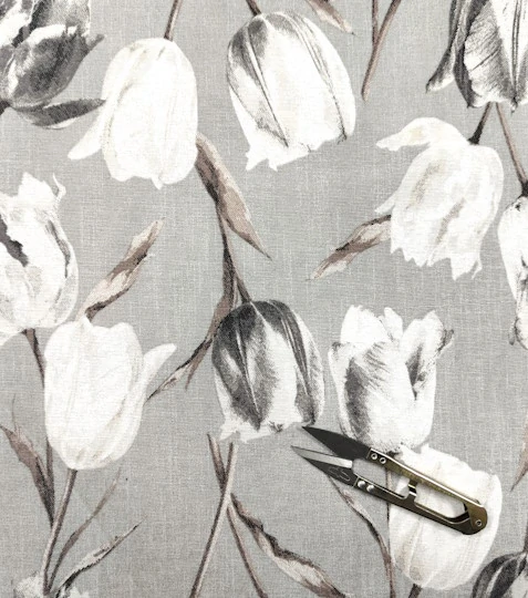 Dekorační látka tulipány na šedé