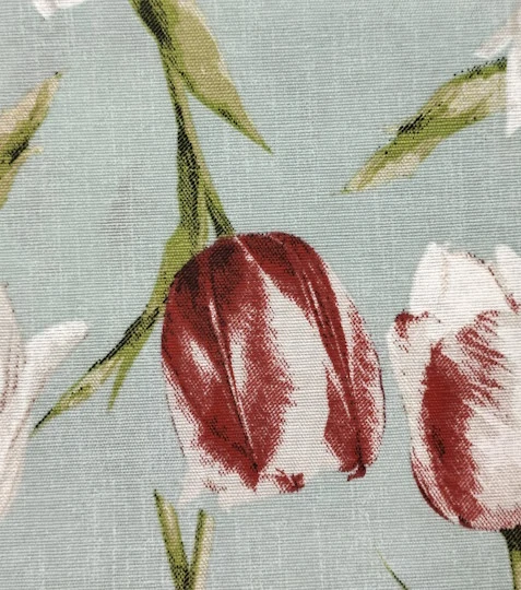 Dekorační látka tulipány na světle modré